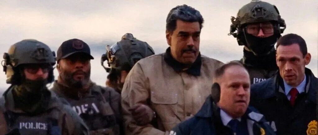 “我无罪！”马杜罗首次出庭！押送车辆穿行纽约街头，侧门后门全开任人拍摄...