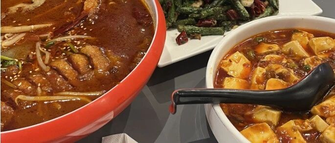 龙餐馆，这片子到底好在哪？在国外待久了，才看懂“好好吃饭”四个字...